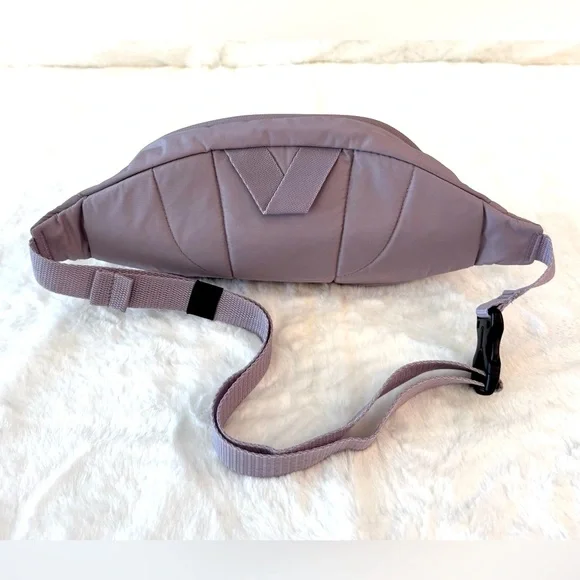 Adidas Lavender Quilted Waist Purse/ Fanny Pack w/ Adjustable Strap to 33”-34” - Picture 3 of 11